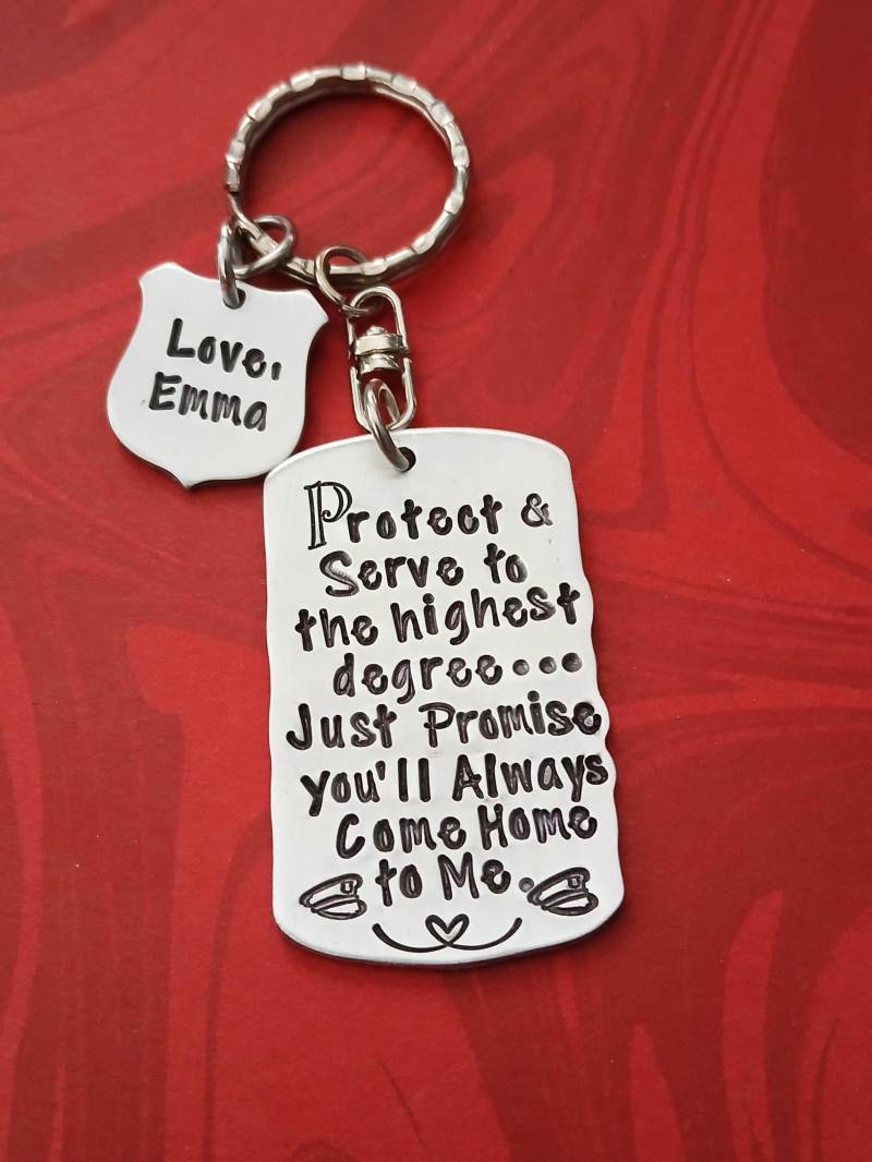 Hand Gestempelte Polizei Hundemarke Schlüsselanhänger, Schutz & Serve Zum Höchsten Grad Kommt Immer Zu Mir Nach Hause, Einige Helden Tragen von BamBamKreations