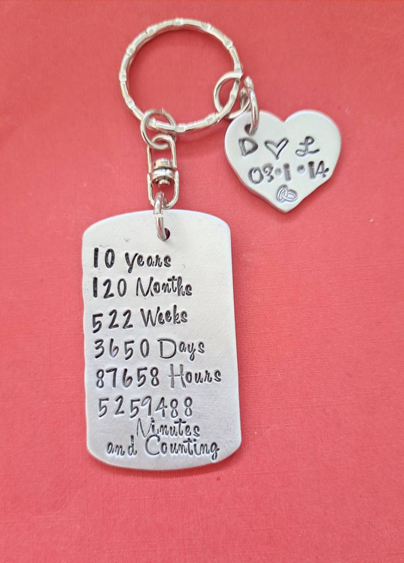 Jubiläum Schlüsselanhänger, 10 Jahre 15 Aluminiumdose Traditionelles Geschenk Zum 10-Jährigen Für Ihn, Gravierte, Benutzerdefinierte Ehemann von BamBamKreations