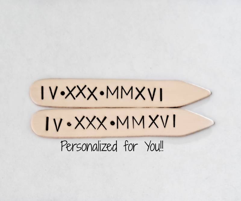 Roman Numeral Jubiläum Datum Kragen Aufenthalte, Personalisierte Geschenk Für Ihn, Valentinstag Ehemann Verfügbar in Silber, Kupfer Oder Bronze von BamBamKreations