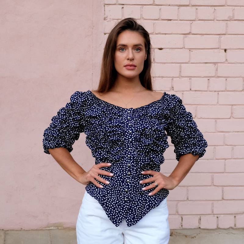 80Er Vintage Navy Bardot Top, Off-The-Shoulder Cute Rüschen Crop Vielseitige Bluse Exklusive Eric Andres Paris Polka Dot Top Button Down von BambiAndPeach