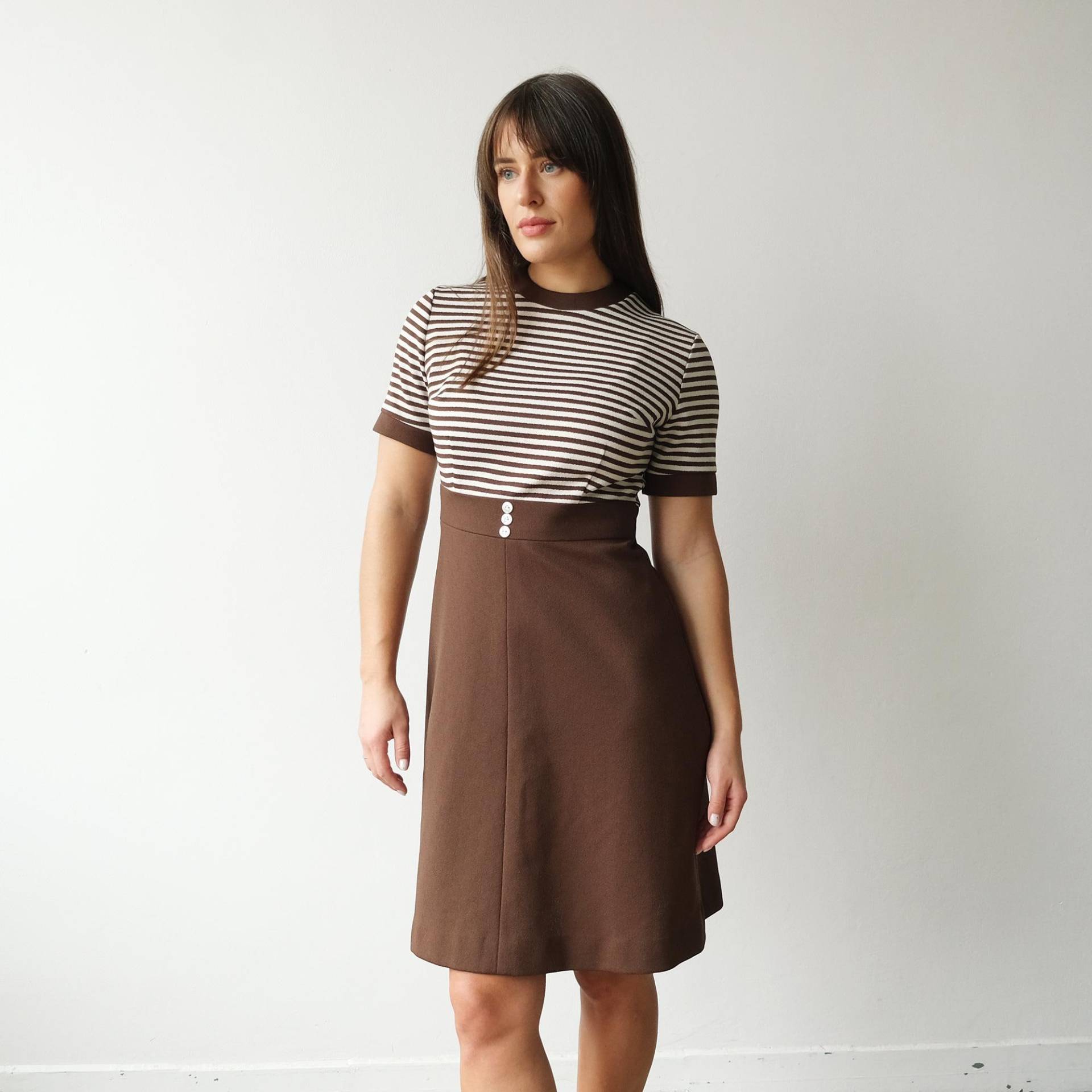 Vintage 60Er 70Er Braun Mini Kleid Gestreift Fitted Mod Süß Kurzarm A Linie Crimplene Kaffee Multi Color Retro Gr. S Vintage 60Er 70Er Braun Mini Kleid Gestreift Fitted Mod Süß Kurzarm A Linie Crimplene Kaffee Multi Color Retro Gr. S von BambiAndPeach