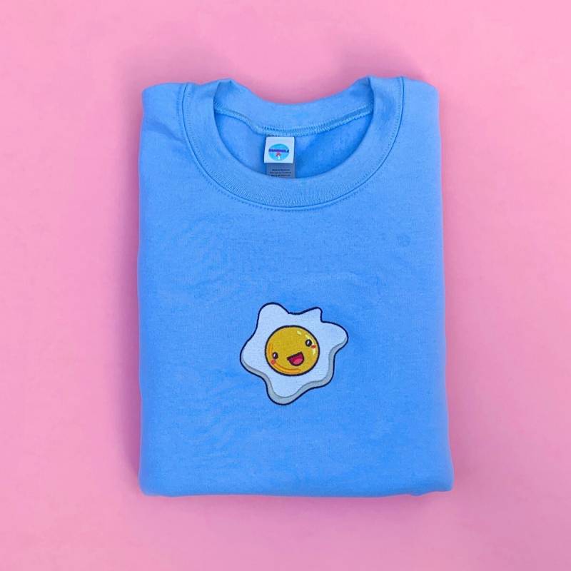 Süßes Spiegelei Besticktes Sweatshirt | Kawaii Eierblauer Pullover Unisex von BamboozleStore