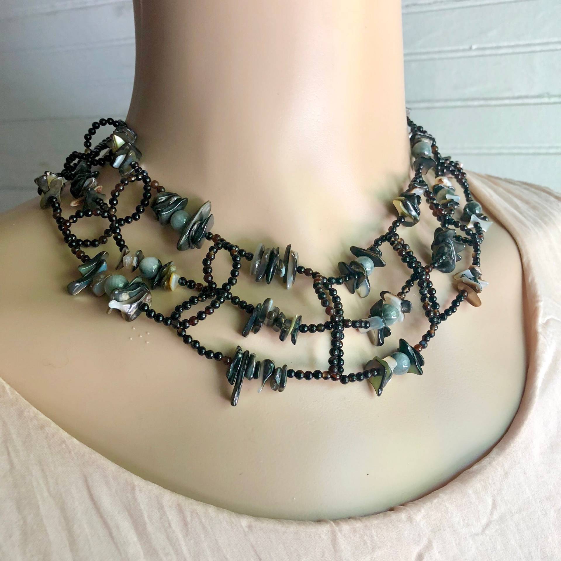 sterling Silber Perlmutt & Schwarzer Achat Halskette - Hand Aufgereiht 16 " von BanadosEtshop