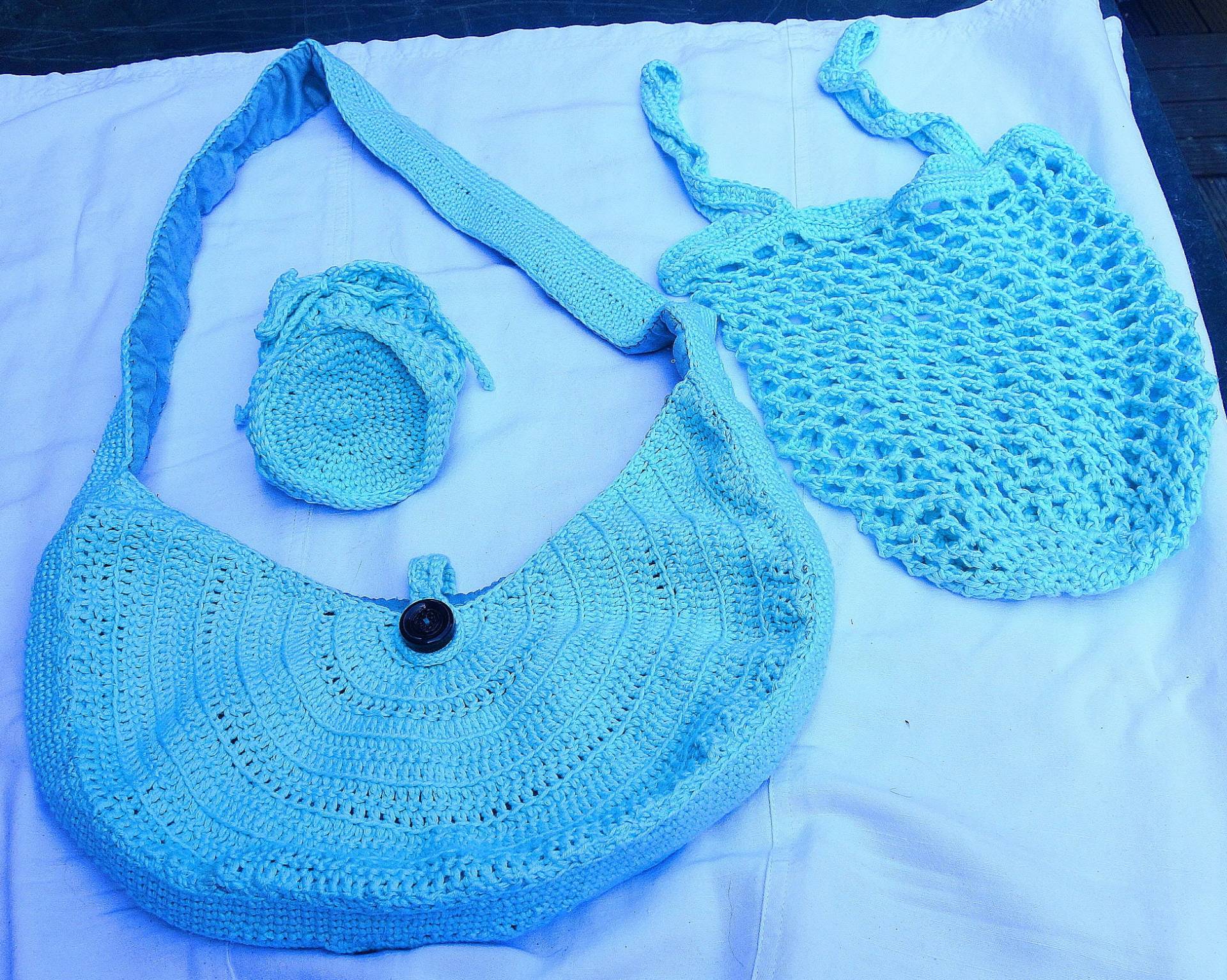 Sets Von Drei Gehäkelten Taschen Große Hobo Boho Festival Tasche Mit Bonus Make-Up Beutel Und Einkaufsnetz von Bananadanglers