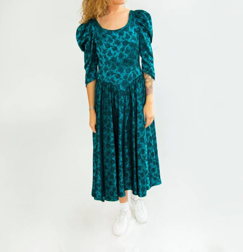 Vintage 80Er Jahre Grünes Prinzessinnenkleid Retro Abendkleider Vintage 80Er Jahre Grünes Prinzessinnenkleid Retro Abendkleider von BananiFashion