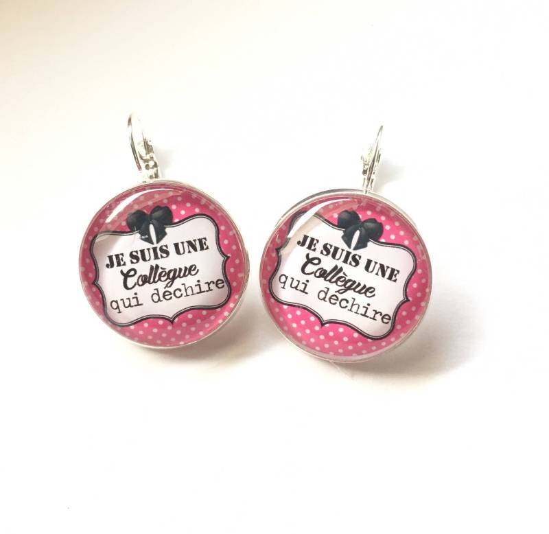 Originelle Und Einzigartige Ohrringe „Ich Bin Ein Kollege, Der Tränen in Den Augen Hat" Personalisiert, Spott, Blau, Rosa, Tupfen, Knoten, Humor Originelle Und Einzigartige Ohrringe „Ich Bin Ein Kollege, Der Tränen in Den Augen Hat" Personalisiert, Spott, Blau, Rosa, Tupfen, Knoten, Humor von Banasah