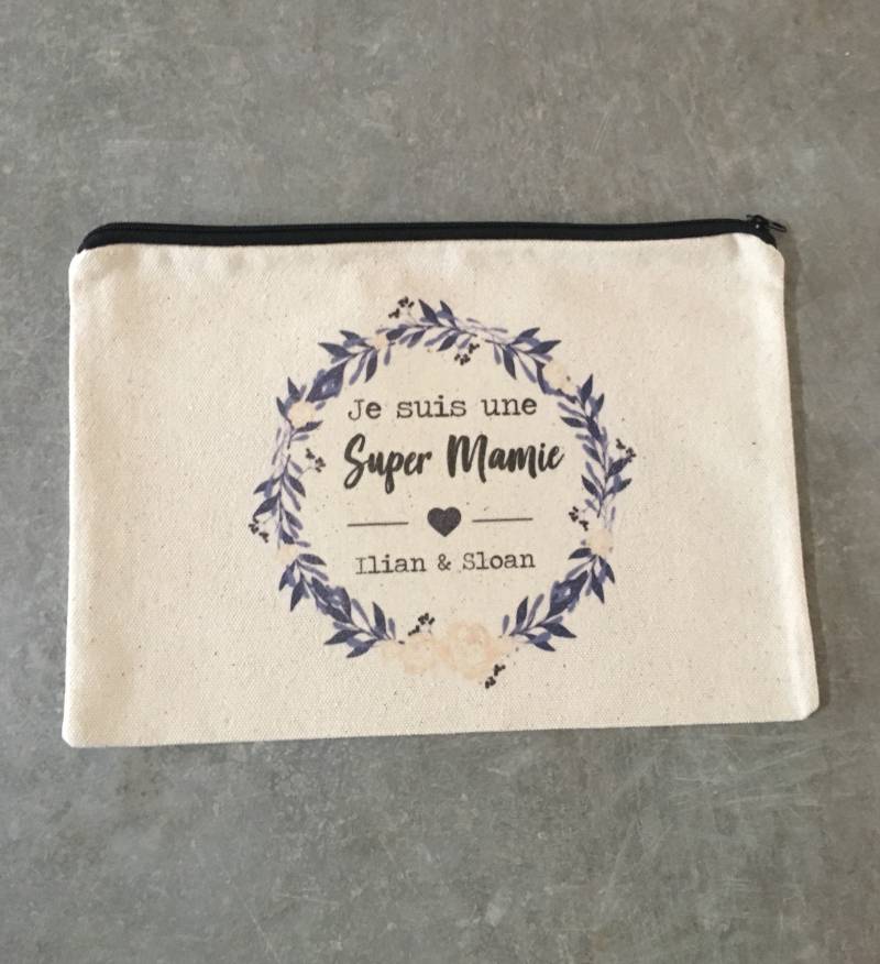 Personalisierter Beutel Mit Reißverschluss Aus Ecrufarbener Baumwolle „Ich Bin Eine Super-Oma..." Schneller Versand, Auch Für Oma, Mama & Co Personalisierter Beutel Mit Reißverschluss Aus Ecrufarbener Baumwolle „Ich Bin Eine Super-Oma..." Schneller Versand, Auch Für Oma, Mama & Co von Banasah