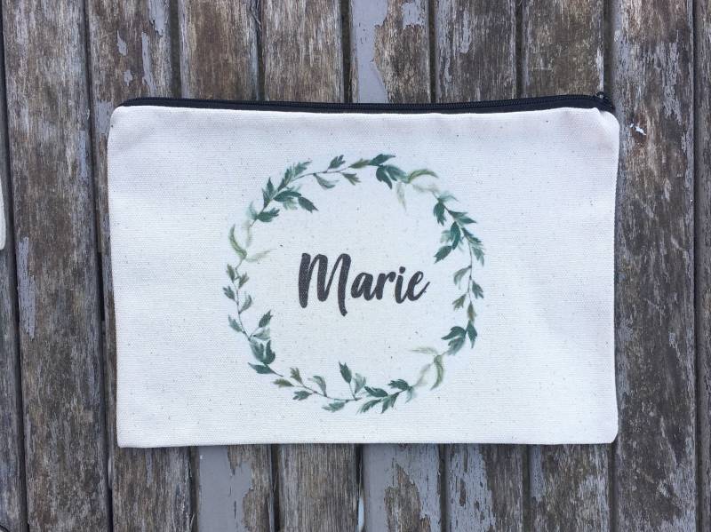 Reißverschlusstasche Personalisiert Mit Dem Vornamen Ihrer Wahl Baumwollbeutel in Ecru, Schneller Versand, Ideal Als Geschenk Reißverschlusstasche Personalisiert Mit Dem Vornamen Ihrer Wahl Baumwollbeutel in Ecru, Schneller Versand, Ideal Als Geschenk von Banasah