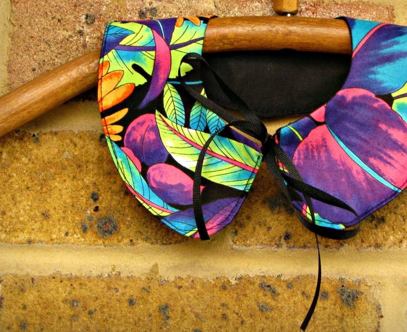 Outlet Doppelseitig, Abnehmbarer Peter Pan Kragen, Tropisch Gemustert von BangarangBaby