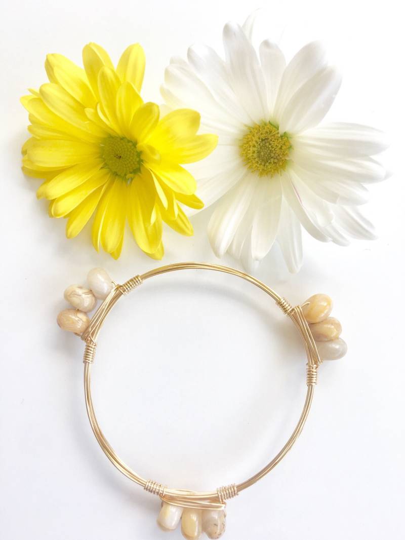 Neutrale Stein Stapelbar Armreif von BanglesByCourtney