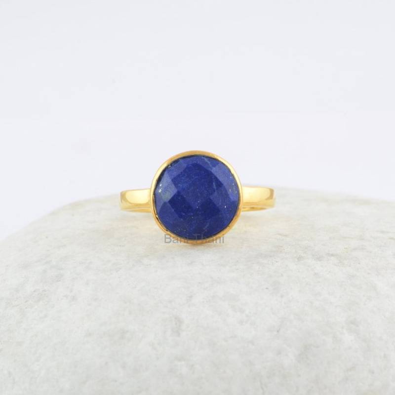 925 Sterling Silber Ring - Lapis Lazuli 10 Mm Runder Edelstein Vergoldeter Lünette Geschenk Für Frauen Handgemachter Schmuck von BaniThani