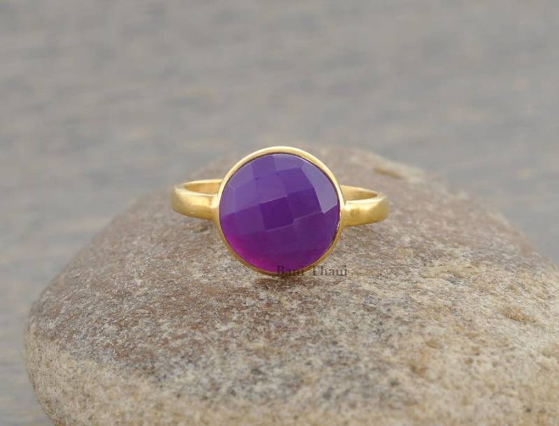 Amethyst Chalcedon Ring - Facettierter Edelstein Weihnachtsgeschenk Vergoldeter Lünette 925 Sterling Silber Geburtsstein von BaniThani