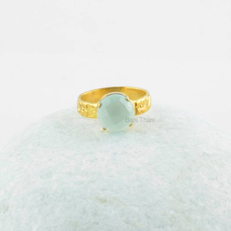 Aqua Chalcedon 10 Mm Runder Edelsteinring, Vergoldeter 925Er Sterlingsilberring Für Frauen, Weihnachtsgeschenkring, Zarter Ring, Prong-Set-Ring von BaniThani