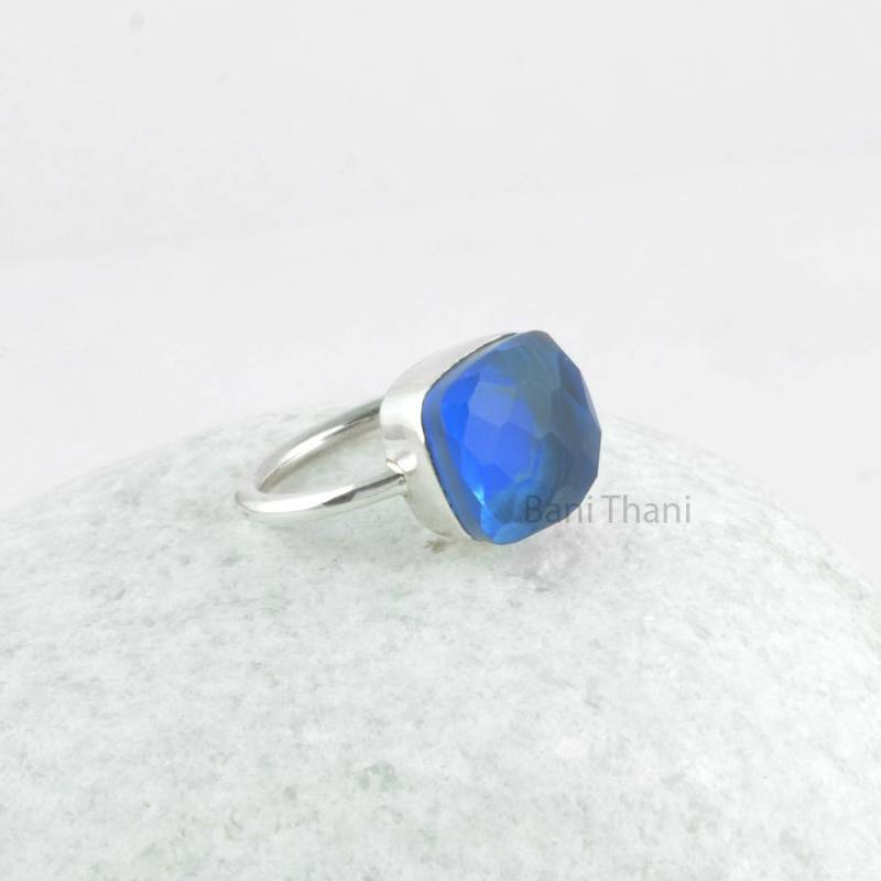 Blauer Saphir Ring, Sterling Silber Lünette Kissen Fußball Edelstein Verlobungsring, Ehering - #ss5020 von BaniThani