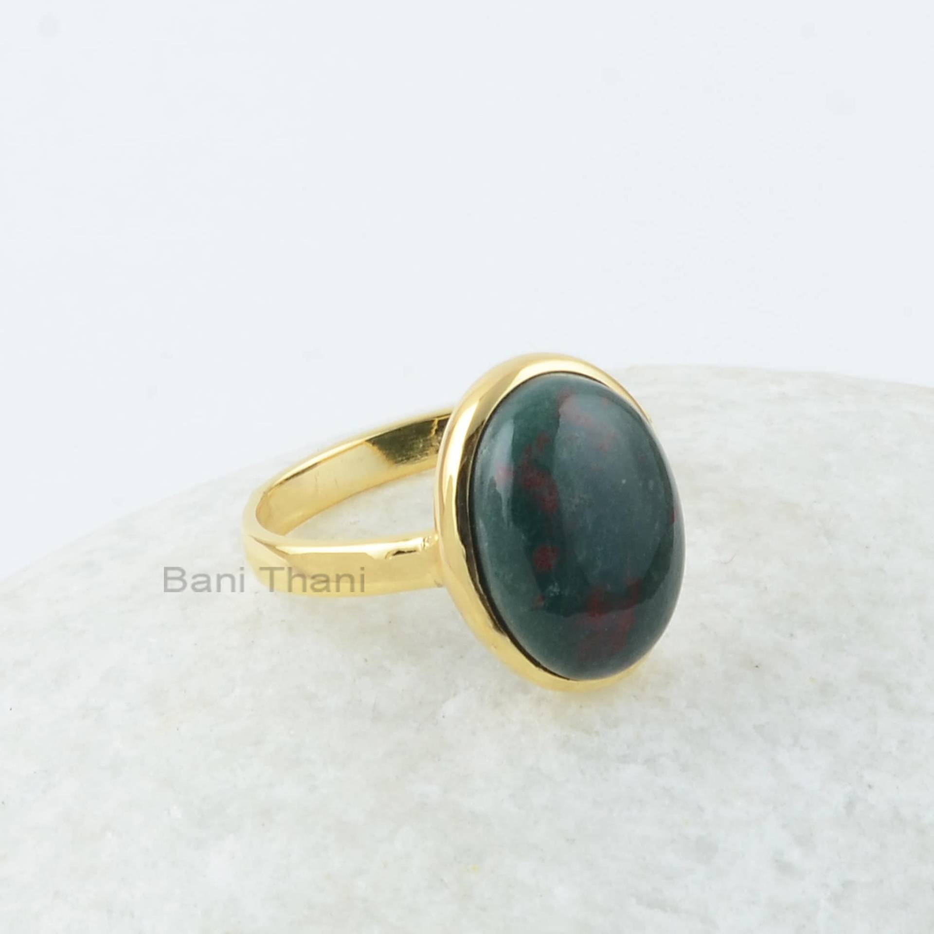 Blutstein Silberring, 10 X 14 Mm Oval Edelstein 18K Vergoldeter Ring, Geschenk Für Sie, Silber Lünette Ringe von BaniThani