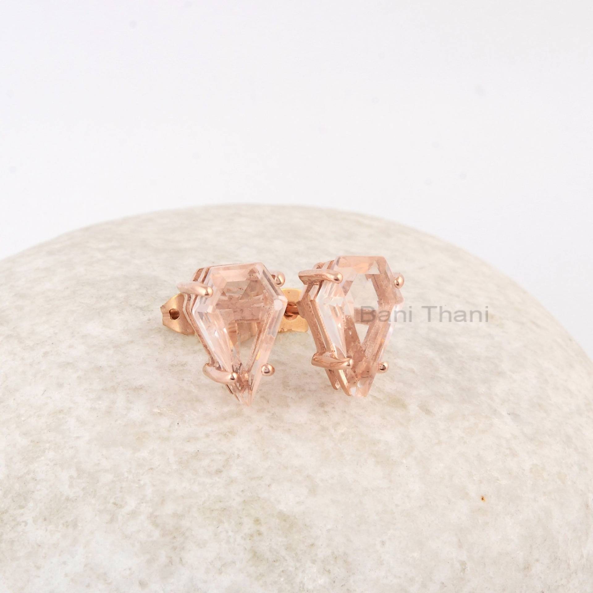 Diamant Form Morganit 9x13mm Edelstein Ohrstecker, Rose Vergoldete Jubiläums Geschenk Für Frau, Zarte Silber Ohrringe von BaniThani