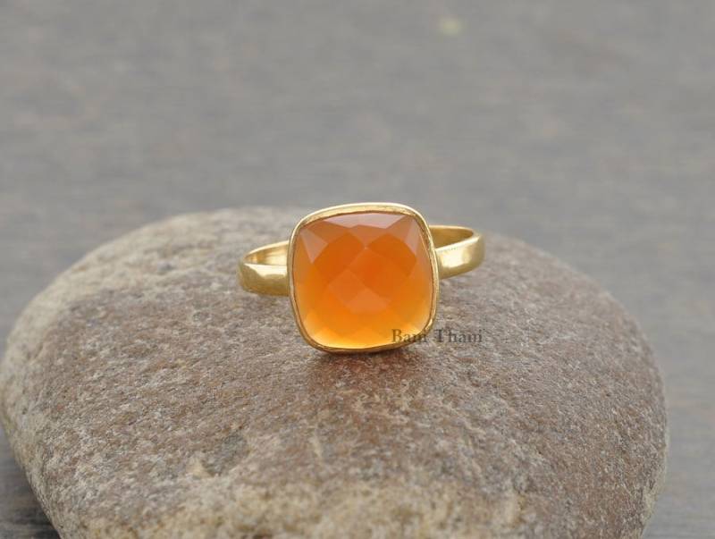 Fanta Chalcedon Ring, 10 Mm Kissen Edelstein Mikron Vergoldeter 925 Sterling Silber Orange Ring Für Frauen von BaniThani