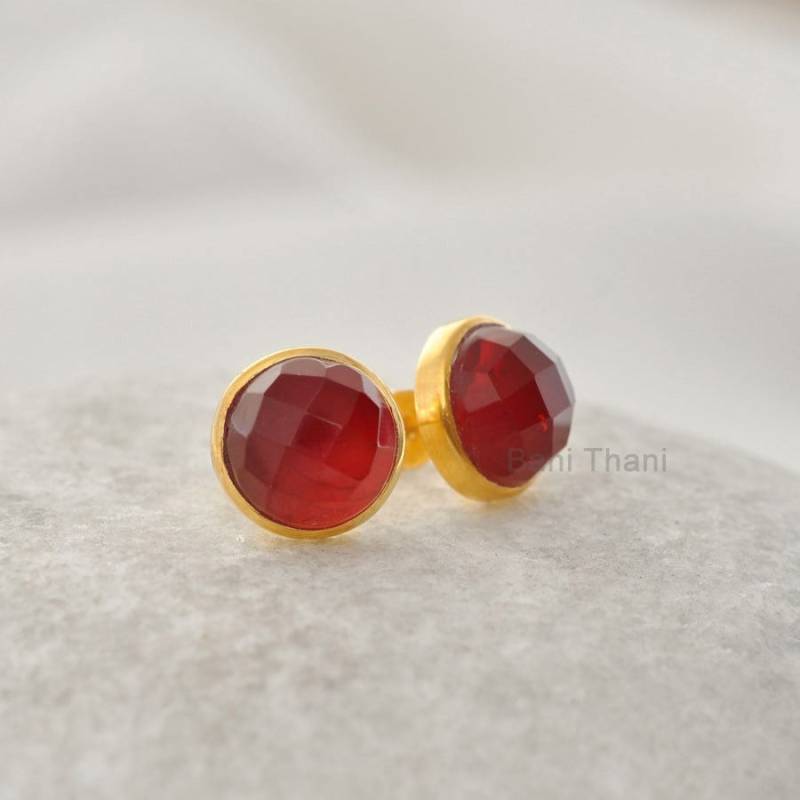 Granat Quarz Facettierte 9 Mm Runde Edelstein Ohrstecker, Mikron Vergoldete Sterling Silber Ohrringe, Hochzeitsgeschenk, Verlobungsgeschenk Ohrringe von BaniThani