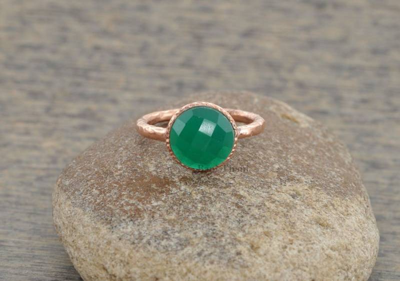 Grüner Onyx Edelstein Gehämmerter Ring - Rosevergoldeter Silberring Mai Birthstone Frauen Geschenk Schmuck Für Brautjungfer von BaniThani