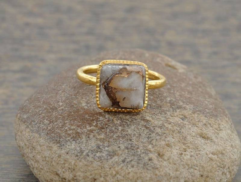 Kupfer Weiß Calcit Square 10mm Micron Vergoldet 925 Sterling Silber Lünette Ring - # 1037 von BaniThani