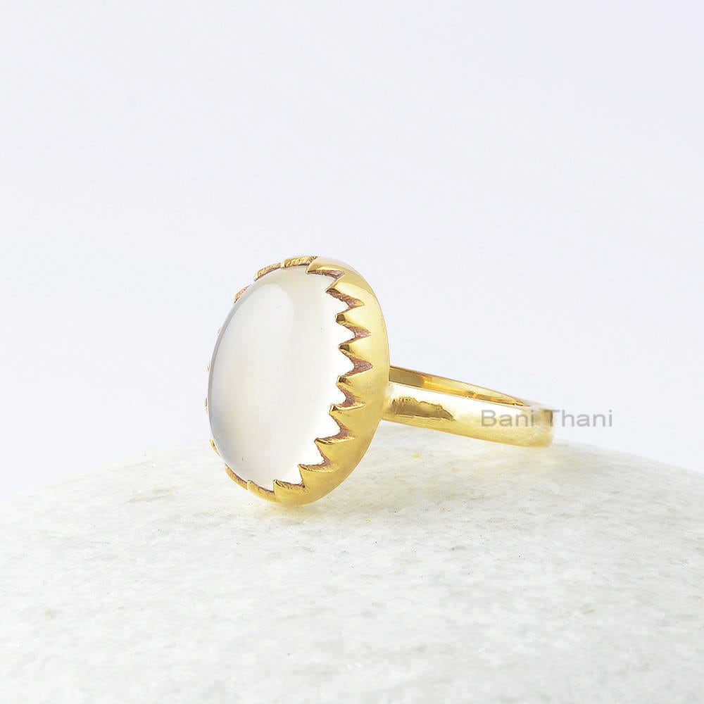 Mondstein Silber Ring, Regenbogen 10 X 14 Mm Oval Sterling Edelstein Zick-Zack Lünette Geschenk Für Sie von BaniThani