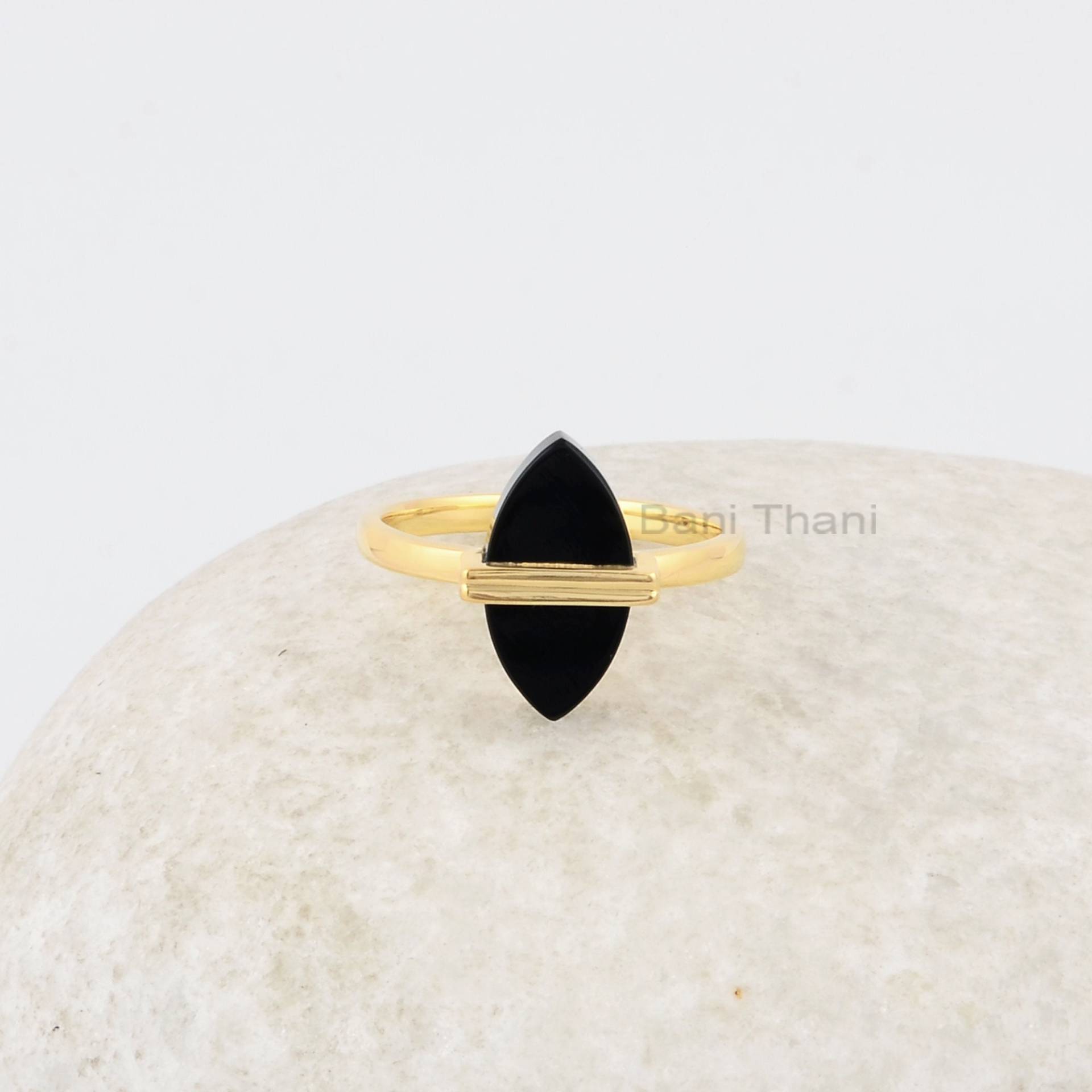 Onyx Marquise Flacher Ring, Edelsteinring, Schwarzer 8x14mm Silberring, Vergoldeter Geschenk Für Mama, Benutzerdefinierter Ring von BaniThani