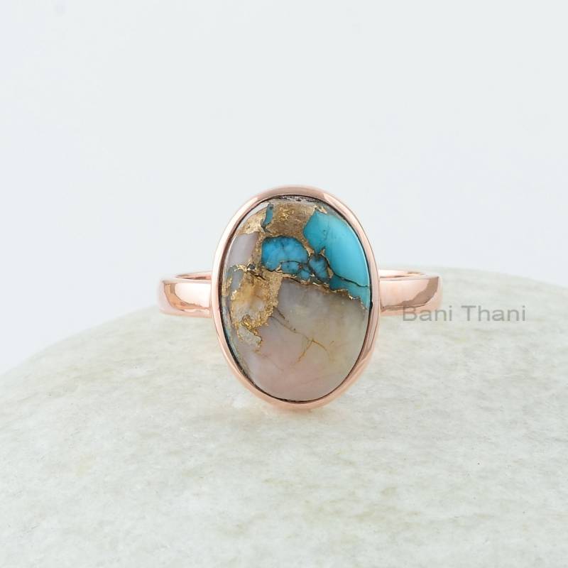 Opal Türkis Ring, Pink Kupfer 10 X 14 Mm Oval Edelstein Bezel Set Rose Gold Plated 925 Silber Ring von BaniThani