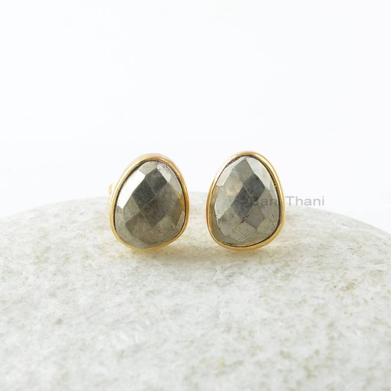 Pyrit Ohrstecker - Handgefertigte Ohrringe 925 Silber 7 X 9 Mm Facettierter Nugget Heilender Schmuck Für Die Tochter Geschenk Lehrer von BaniThani