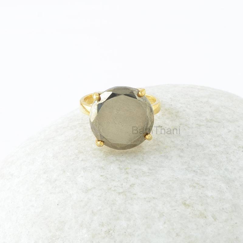 Pyrit Silberring, 15 Mm Rund Edelstein Prong Set Ring, 18K Gold Überzogener Verlobungsgeschenk Für Die Braut von BaniThani