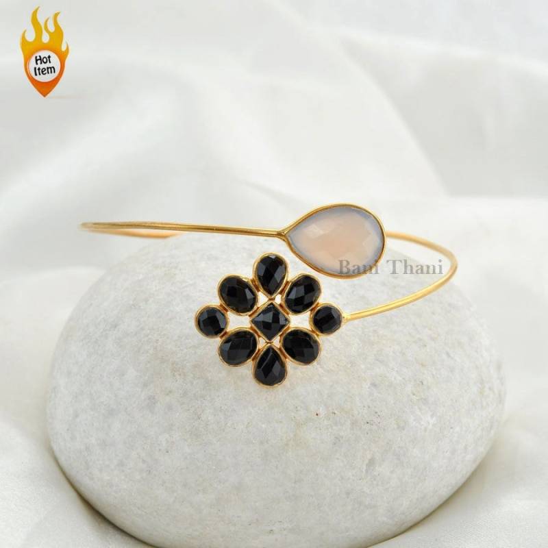 Rosa Chalcedon Und Schwarzem Onyx Edelstein Armband Micron Vergoldet 925 Sterling Silber Armreif # 1419 Rosa Chalcedon Und Schwarzem Onyx Edelstein Armband Micron Vergoldet 925 Sterling Silber Armreif # 1419 von BaniThani