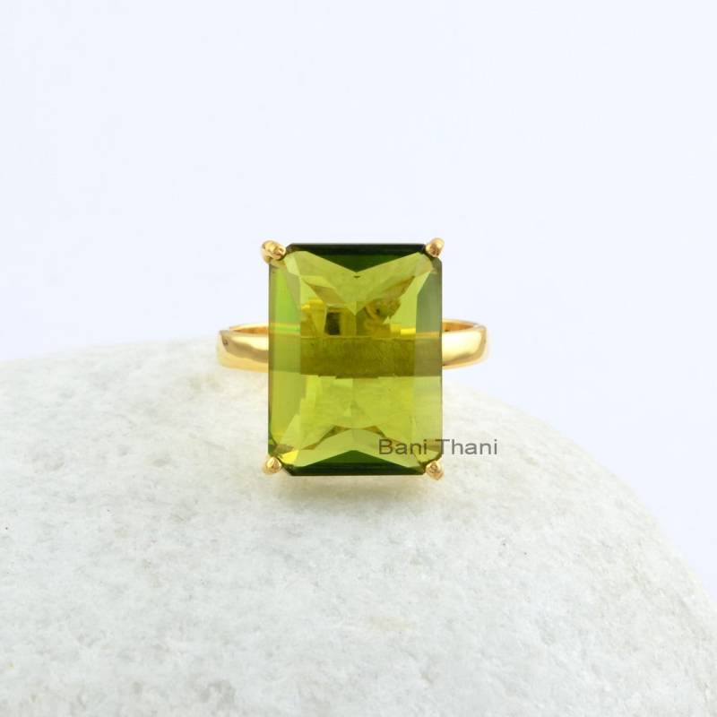 Schöner Peridot Quarz Rechteck Edelstein Prong Set Ring - 925 Sterling Silber Vergoldet Geburtstagsgeschenk Weihnachtsgeschenk Schöner Peridot Quarz Rechteck Edelstein Prong Set Ring - 925 Sterling Silber Vergoldet Geburtstagsgeschenk Weihnachtsgeschenk von BaniThani