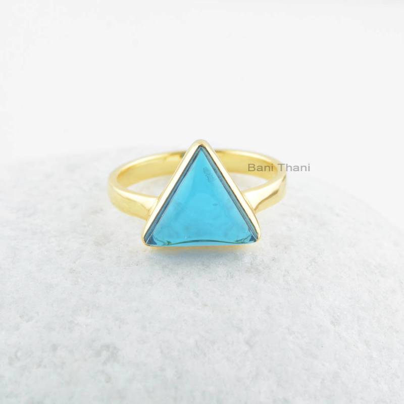 Topas Ring, London Blautopas 10 Mm Dreieck Edelstein 925 Sterling Silber Lünette 18K Vergoldet Tringle Ring Geschenk Für Frauen von BaniThani