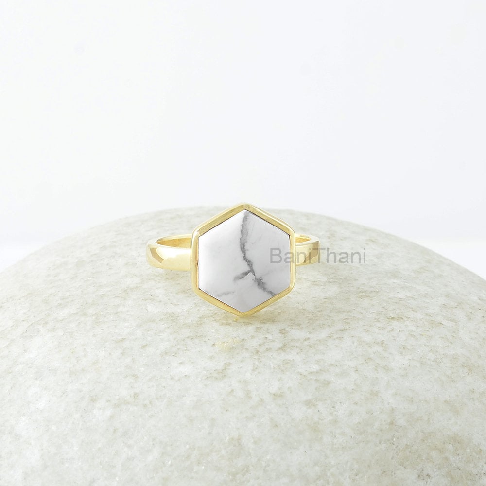 Weißer Howlith Ring, 10 Mm Hexagon Edelsteinring, 18K Gold Überzogener Silberring, Edelsteinschmuck, Schmuck Geschenk Für Mutter von BaniThani