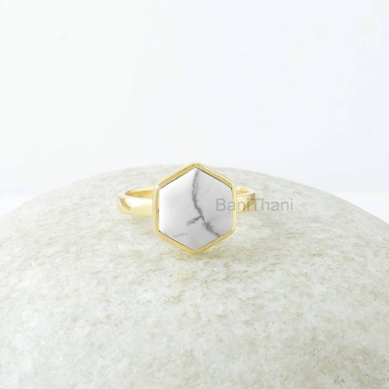 Weißer Howlith Ring, 10 Mm Hexagon Edelsteinring, 18K Gold Überzogener Silberring, Edelsteinschmuck, Schmuck Geschenk Für Mutter von BaniThani