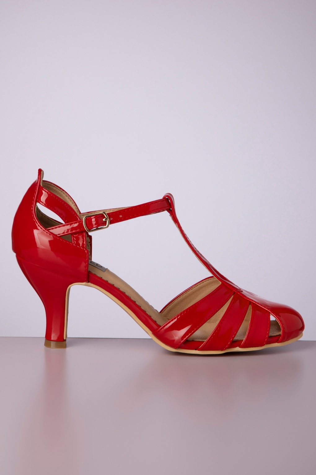 Dance Me To The Stars Pumps in Rot von Banned Retro