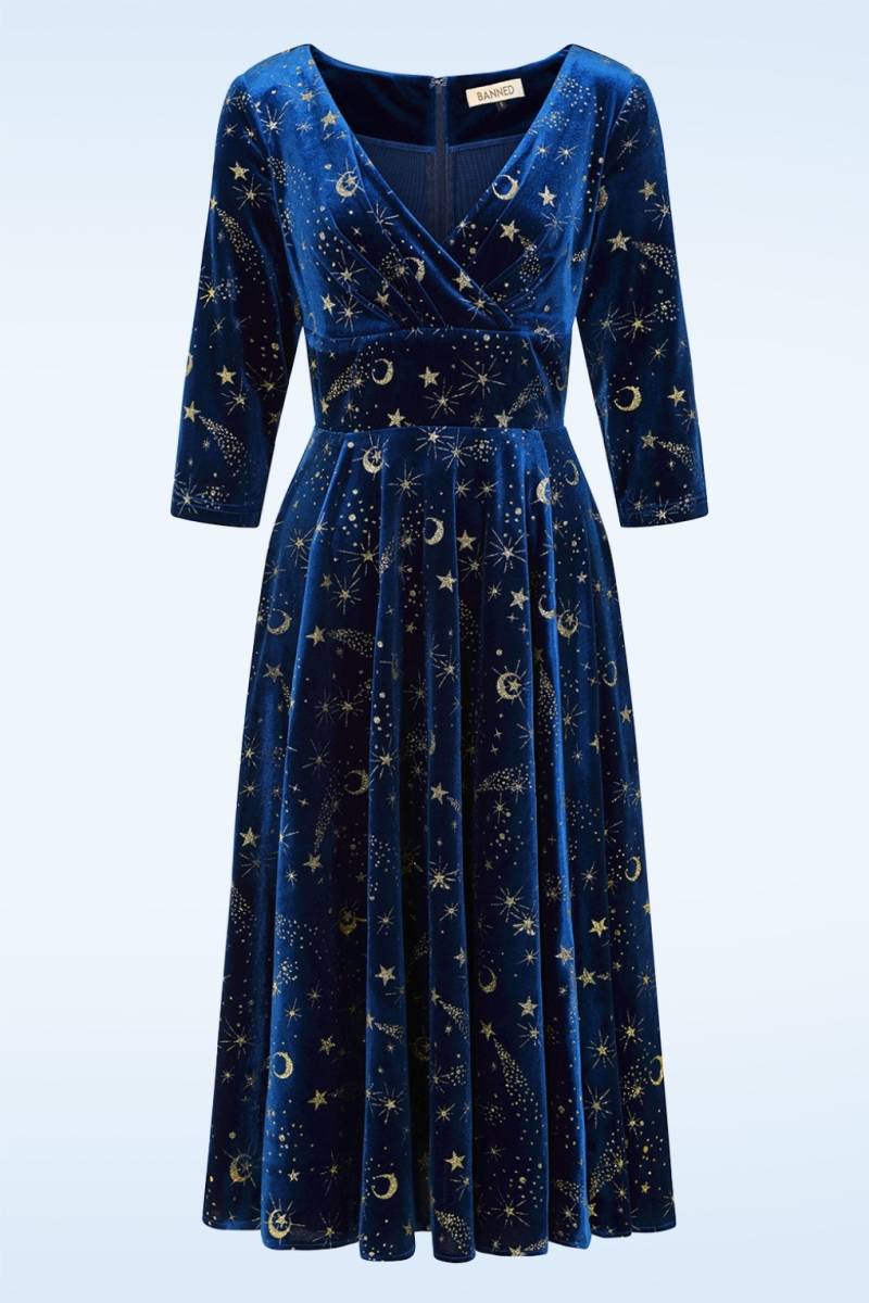Moonlit Stardust Samt-Swingkleid in Mitternachtsblau Moonlit Stardust Samt-Swingkleid in Mitternachtsblau von Banned Retro