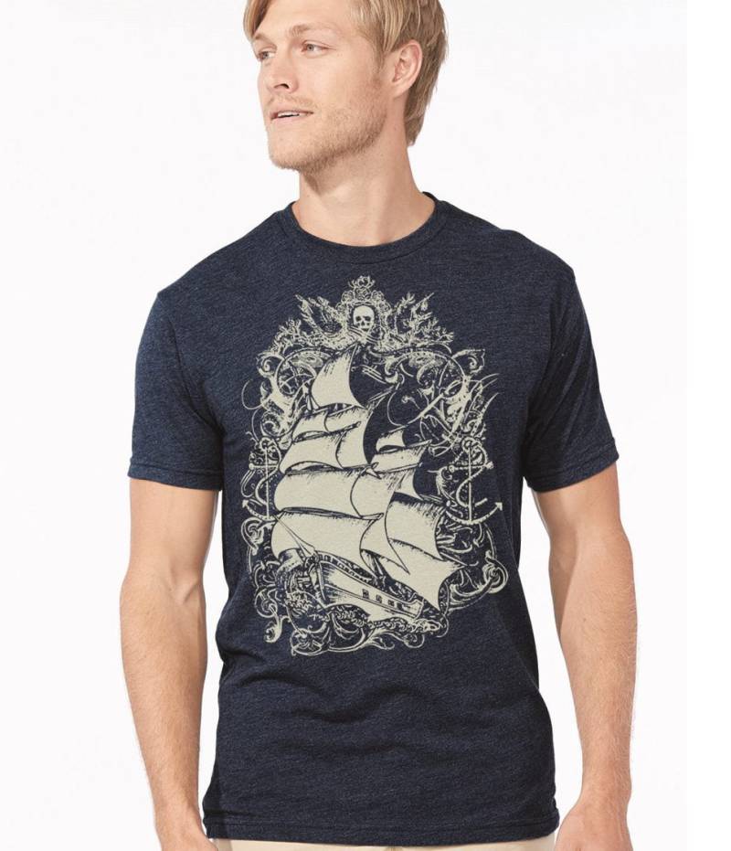 Piratenschiff T-Shirt, Indigo, Tall Ship Siebdruck Shirt, Grafik Geschenk Für Ihn von BanyanTreeClothing