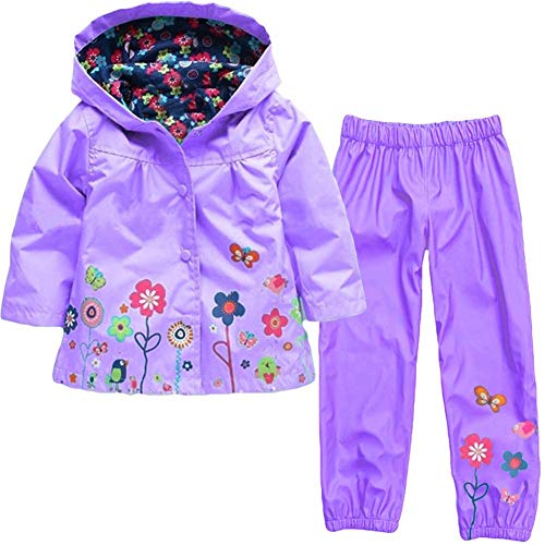 Baotung Kinder Mädchen 2tlg Bekleidungsset wasserdichte Regenjacke Regenanzug Regenmantel mit Kapuze und Blumenmuster + Regenhose, Lila, Gr.116(Herstellgröße:120) von Baotung