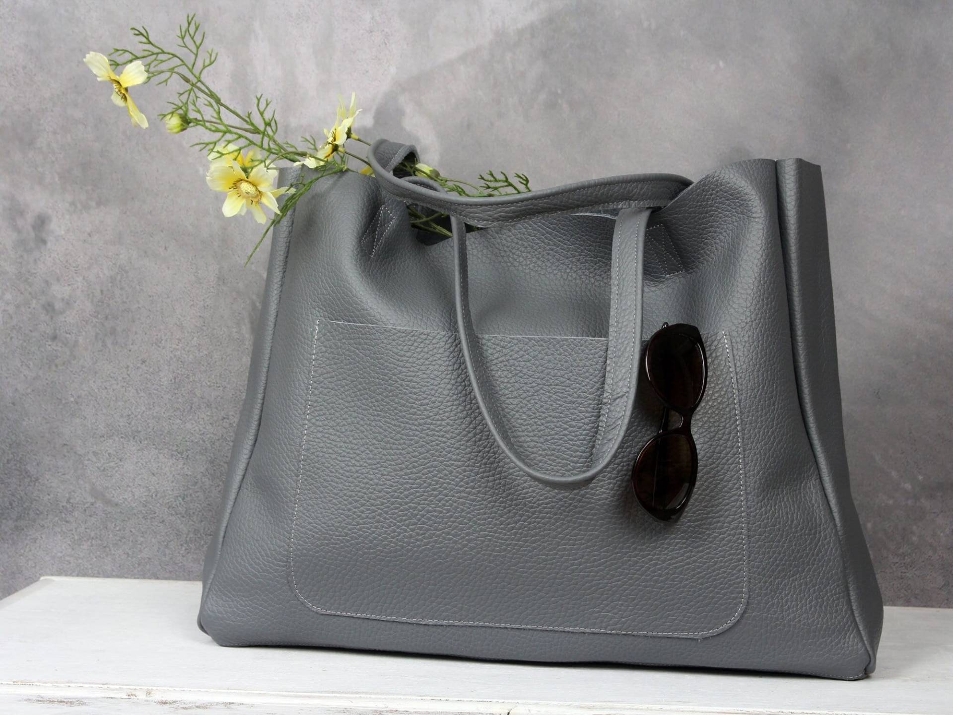 Große Schlichte Einkaufstasche Grau Oversized Leder Shopper Für Bücher Weekender Tasche Alltägliche Handtasche Frauen Vollrindleder von BarbaraLeatherDesign