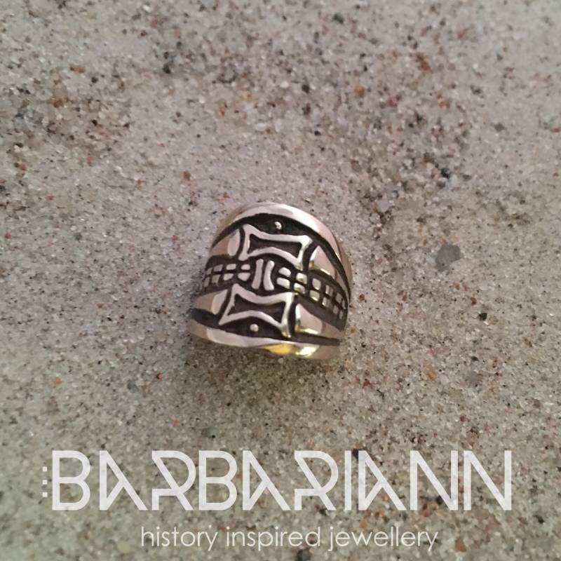 Burr - Große Offene Bartperle Ca 12 Mm Und Mehr Innendurchmesser Mit Muster Inspiriert Vom Wikingermotiv Bronze von Barbariann