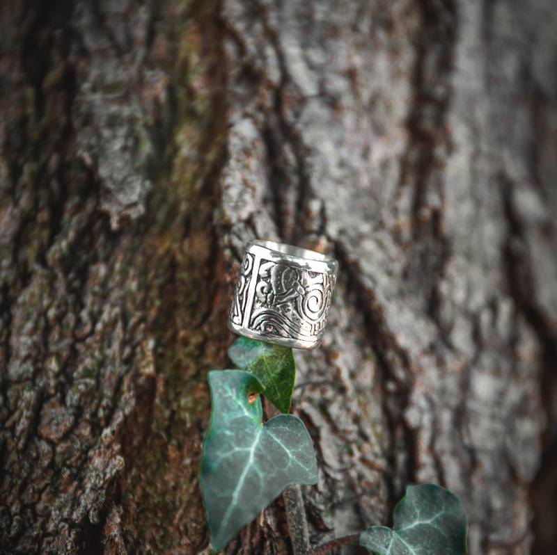 Fjalar - Große Bartperle 9 Mm Innendurchmesser Bartring/Perle Mit Von Wikinger-Motiven Inspiriertem Muster Sterling Silber 925 von Barbariann