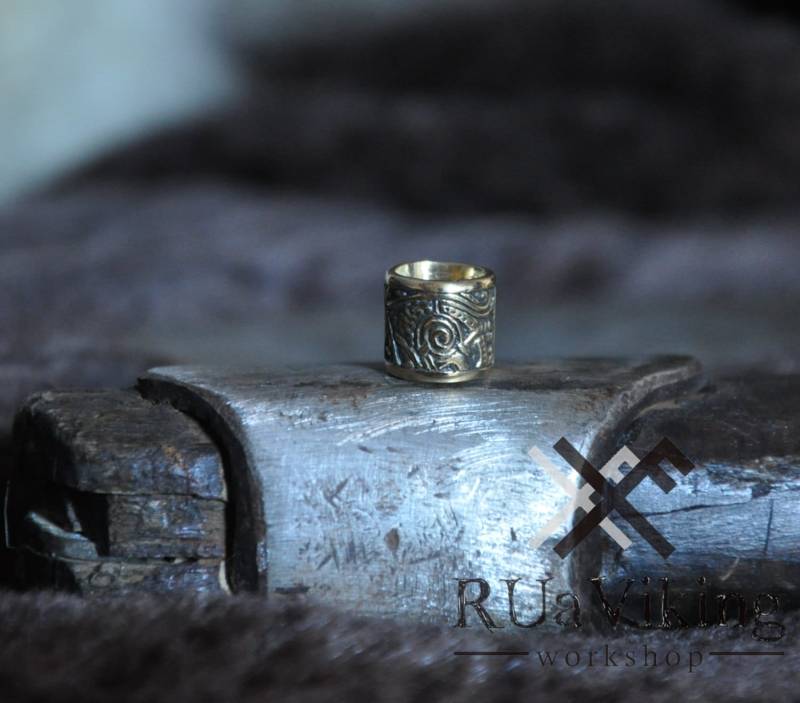 Fjalar - Große Bartperle 9 Mm Innendurchmesser Bronze Wikinger Bartring Im Muster Inspiriert Von Wikingermotiven von Barbariann