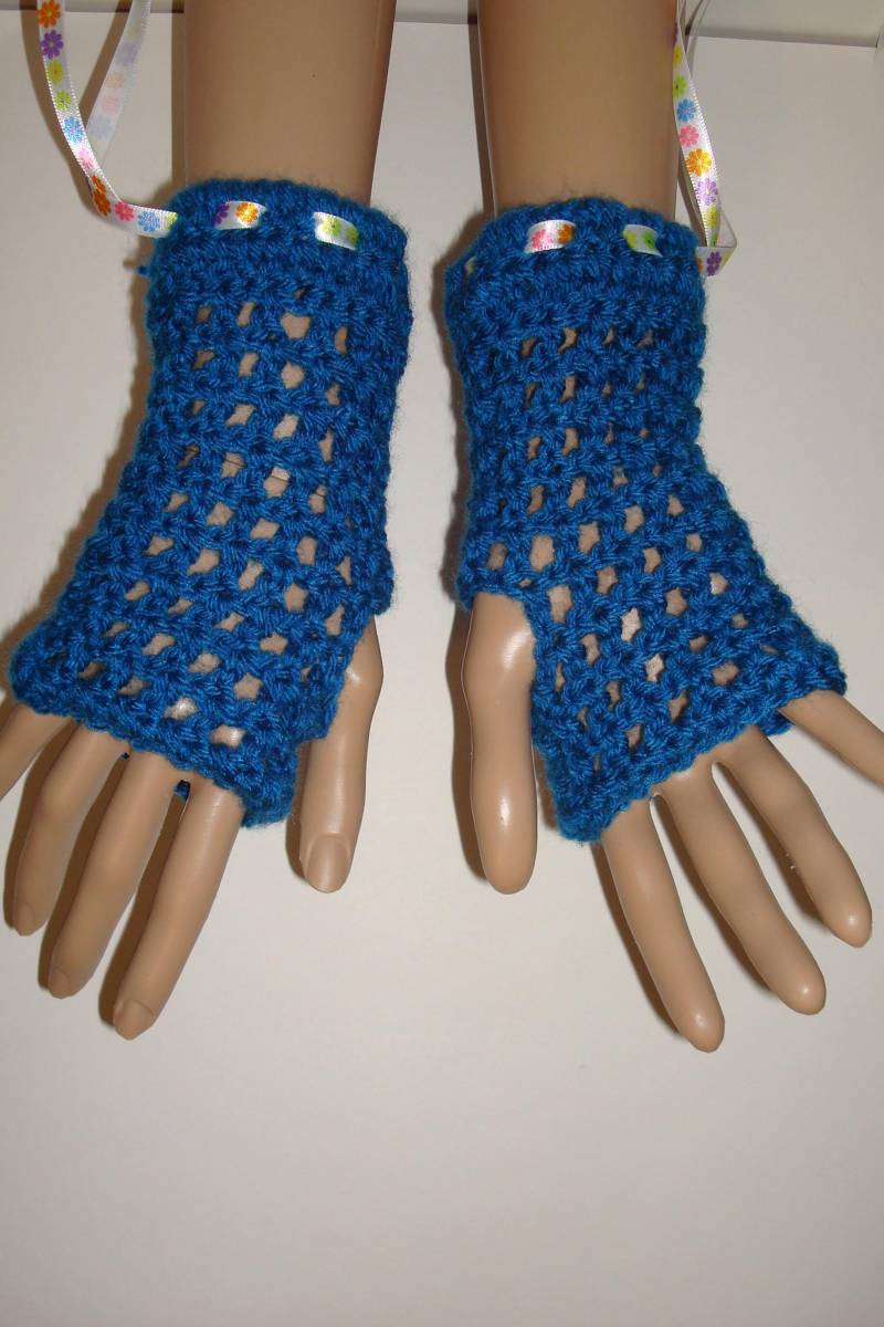 Gehäkelte Saphire Armstulpen/Fingerlose Handschuhe/Texting Handschuhe/Damen Accessoires/Armstulpen/Sommer Armstulpen/Sommer Armstulpen von BarbiesCraftingNook