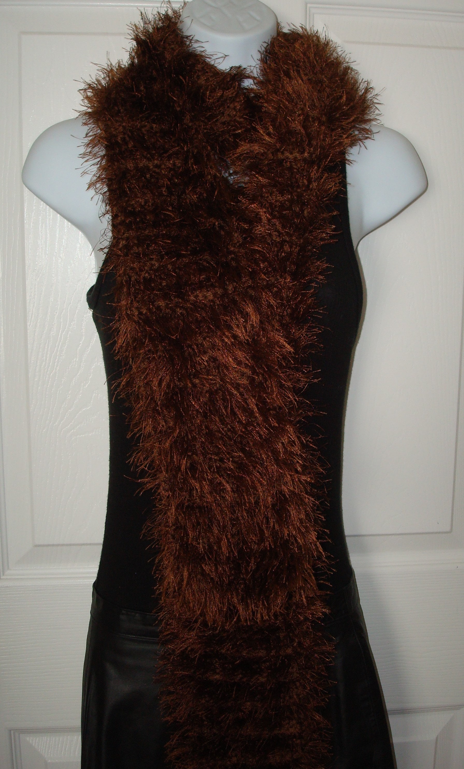 Kunstfell Brauner Schal/Winter Schal/Winter Schal/Warmer Und Weicher Schal/Damen Accessoires von BarbiesCraftingNook