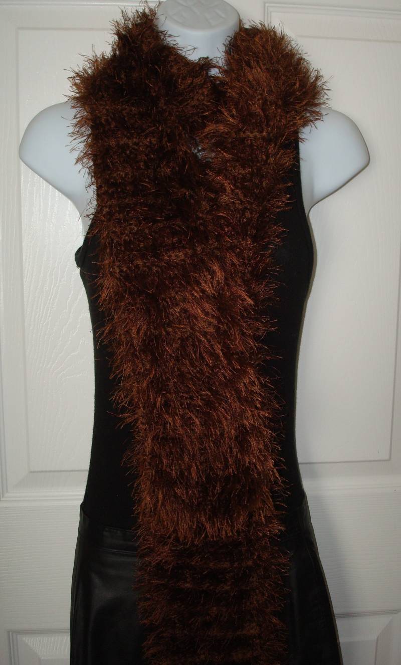 Kunstfell Brauner Schal/Winter Schal/Winter Schal/Warmer Und Weicher Schal/Damen Accessoires von BarbiesCraftingNook