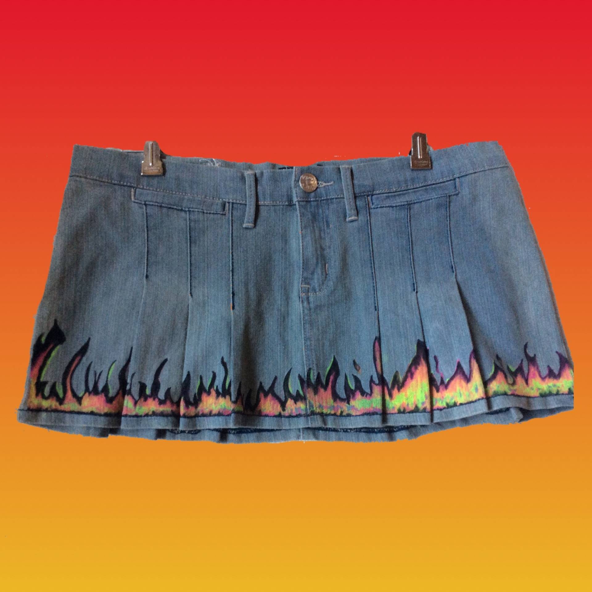 Flammen-Rock | Handgezeichnet von BarbizonArt