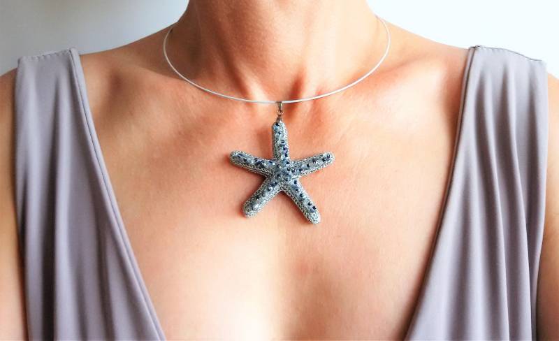 Seestern Bestickte Halskette Mit Blauen Kristallen Sommer Gehäkelte Textil Geschenk Für Mama Glückskette Seestern Bestickte Halskette Mit Blauen Kristallen Sommer Gehäkelte Textil Geschenk Für Mama Glückskette von BarboraJewels