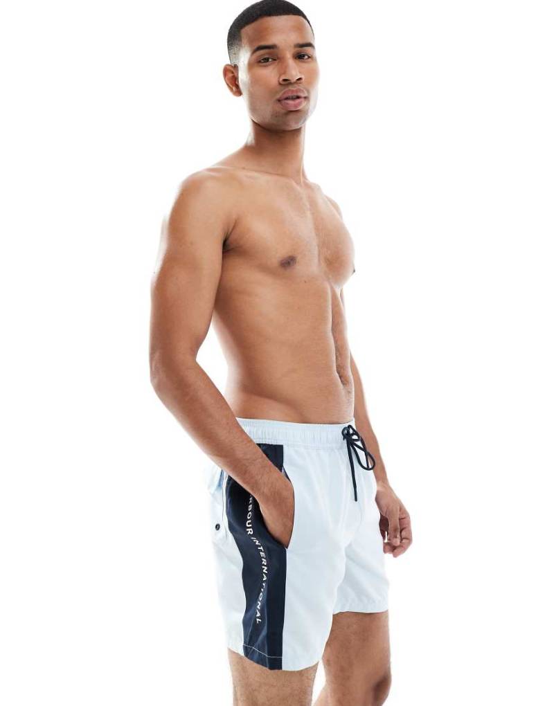 Barbour International - Badeshorts in Eisblau mit Logo von Barbour International