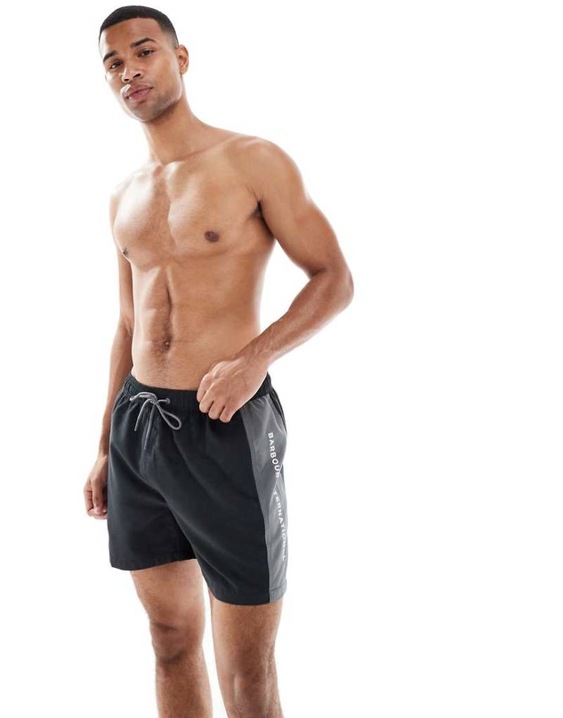 Barbour International - Badeshorts in Schwarz mit Logo von Barbour International