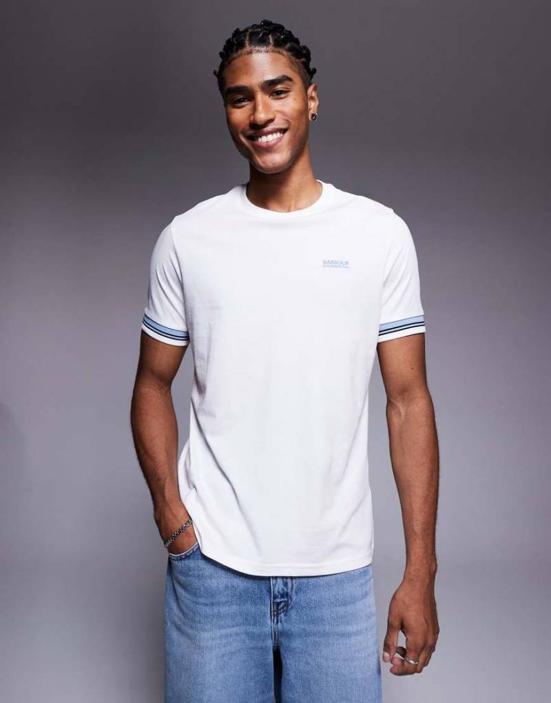 Barbour International - Bruce - T-Shirt in Weiß mit Zierstreifen am Bündchen von Barbour International